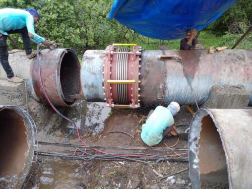 Installation-of-S.S.Expansion-Bellows-on-1000-mm-dia-pipeline